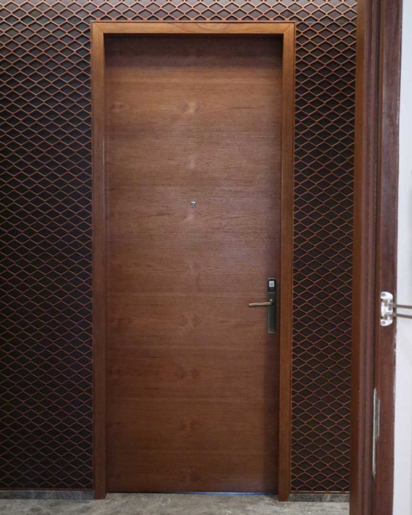 FR30 Teak door padma
